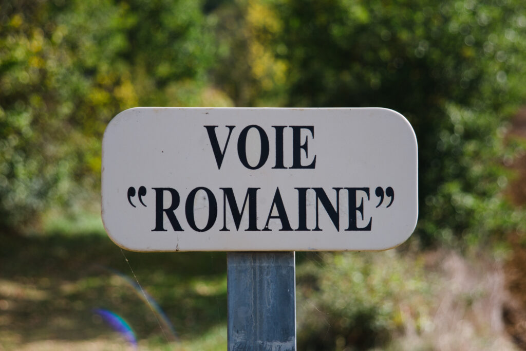 Panneau voie romaine