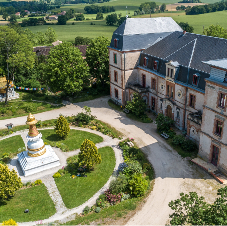 Centre de bouddhisme - 2km