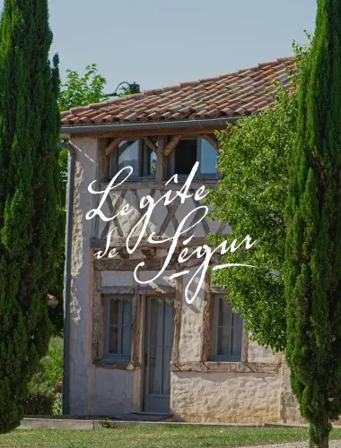 Façade du Gîte de Ségur