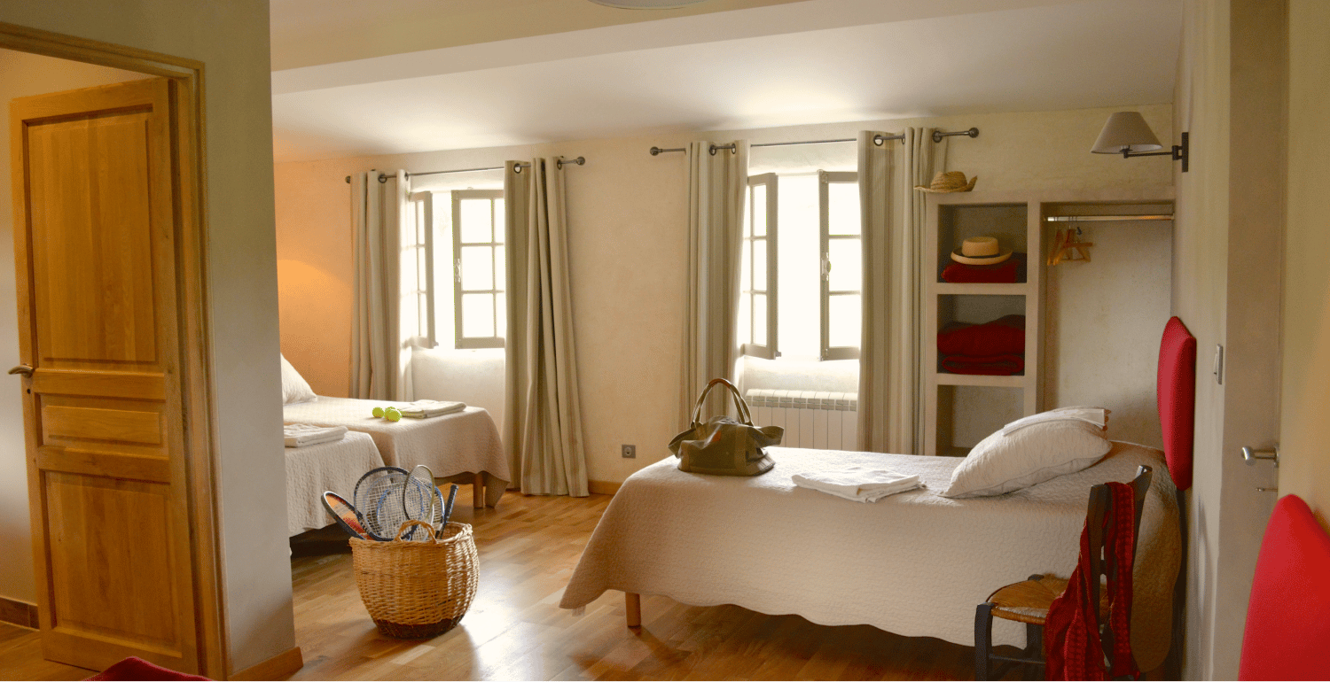 gite-segur-annexe-chambre-tennis